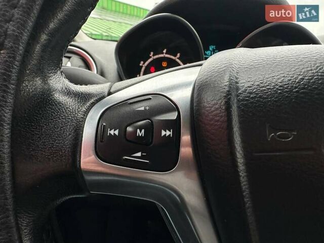Форд Фієста 2015 у Києві на Automoto.ua Білий Форд Фієста, об'ємом двигуна 1 л та пробігом 159 тис. км за 6690 $, фото 16 на Automoto.ua