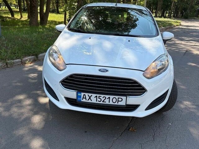 Белый Форд Фиеста, объемом двигателя 1 л и пробегом 115 тыс. км за 7300 $, фото 3 на Automoto.ua