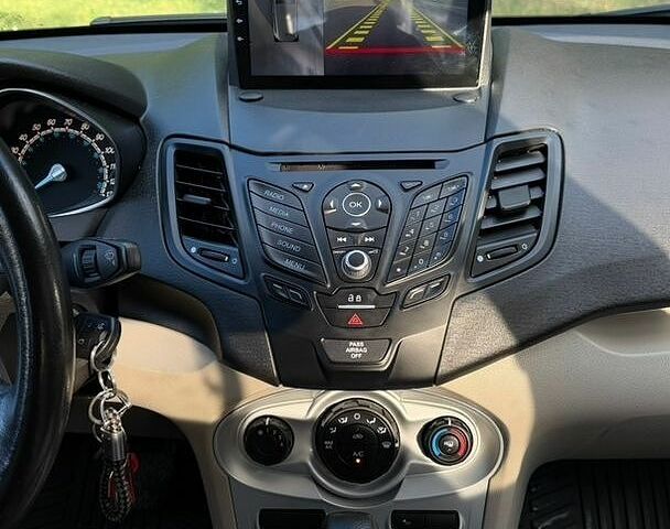 Білий Форд Фієста, об'ємом двигуна 1.6 л та пробігом 162 тис. км за 8400 $, фото 22 на Automoto.ua