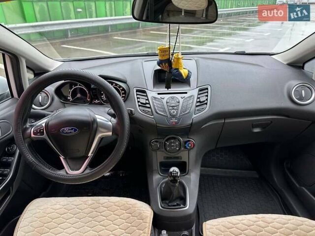 Форд Фієста 2015 у Києві на Automoto.ua Білий Форд Фієста, об'ємом двигуна 1 л та пробігом 159 тис. км за 6690 $, фото 12 на Automoto.ua
