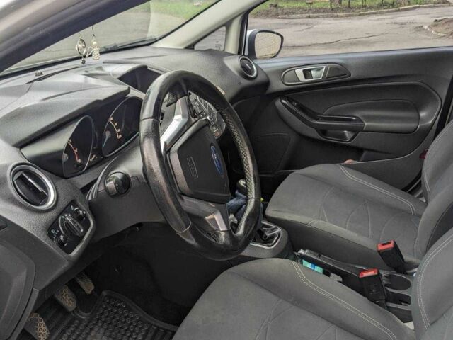 Белый Форд Фиеста, объемом двигателя 0 л и пробегом 133 тыс. км за 6000 $, фото 1 на Automoto.ua