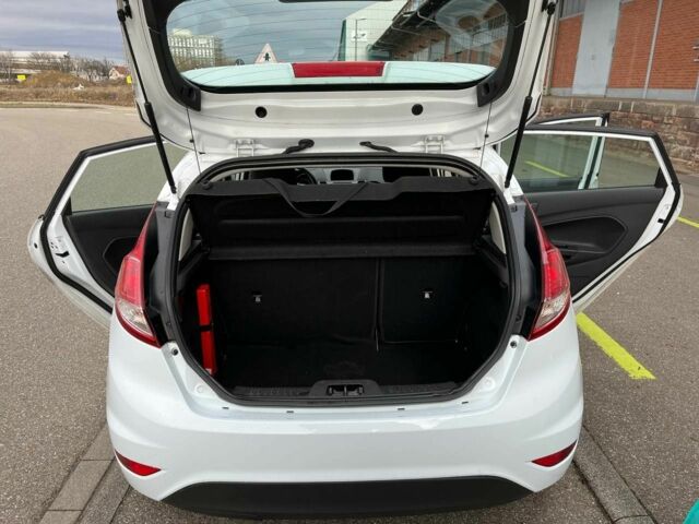 Белый Форд Фиеста, объемом двигателя 1 л и пробегом 103 тыс. км за 6850 $, фото 6 на Automoto.ua