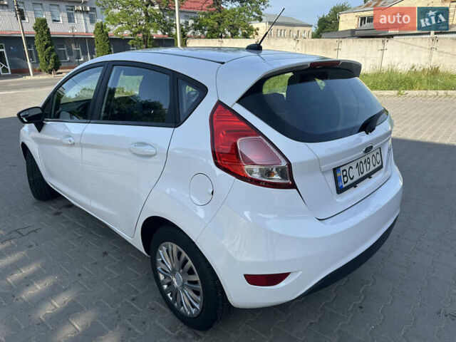Білий Форд Фієста, об'ємом двигуна 1.6 л та пробігом 156 тис. км за 7700 $, фото 8 на Automoto.ua
