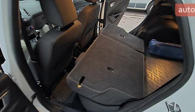 Белый Форд Фиеста, объемом двигателя 1.24 л и пробегом 63 тыс. км за 9900 $, фото 12 на Automoto.ua