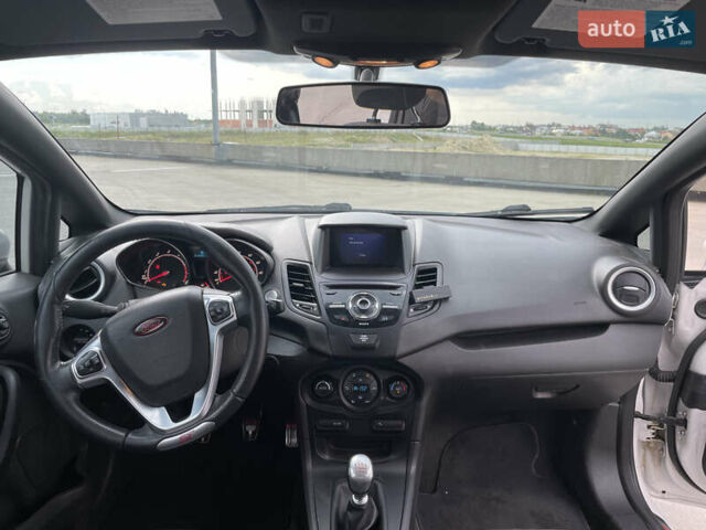 Белый Форд Фиеста, объемом двигателя 1.6 л и пробегом 155 тыс. км за 7500 $, фото 22 на Automoto.ua