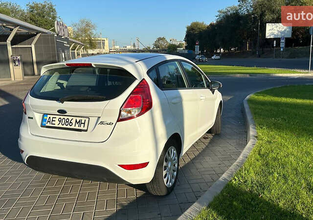Белый Форд Фиеста, объемом двигателя 1 л и пробегом 94 тыс. км за 7900 $, фото 11 на Automoto.ua