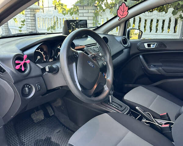 Білий Форд Фієста, об'ємом двигуна 1.6 л та пробігом 89 тис. км за 8750 $, фото 14 на Automoto.ua