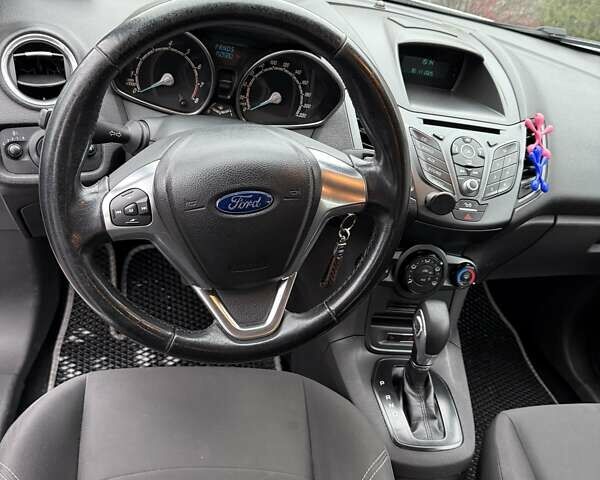 Білий Форд Фієста, об'ємом двигуна 1 л та пробігом 150 тис. км за 7450 $, фото 10 на Automoto.ua