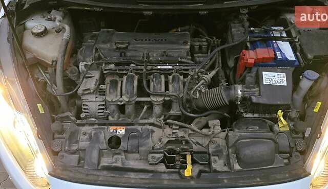 Белый Форд Фиеста, объемом двигателя 1.24 л и пробегом 63 тыс. км за 9900 $, фото 18 на Automoto.ua