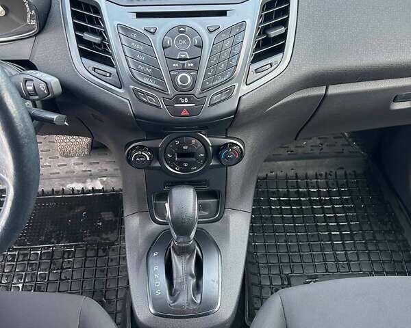 Білий Форд Фієста, об'ємом двигуна 1 л та пробігом 167 тис. км за 7000 $, фото 20 на Automoto.ua