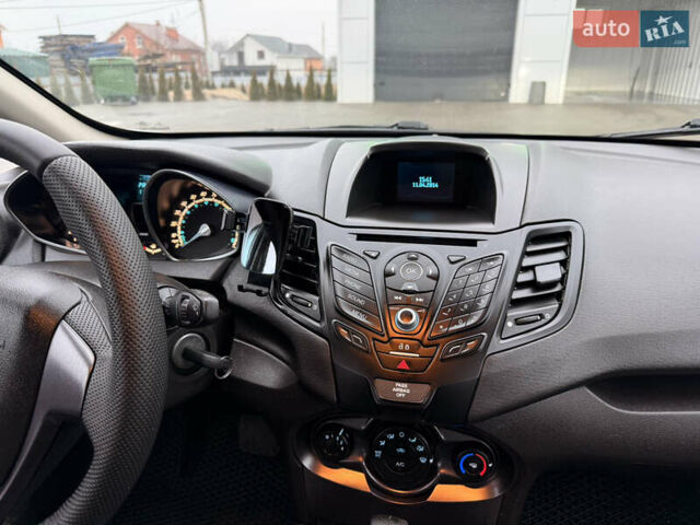 Білий Форд Фієста, об'ємом двигуна 1.6 л та пробігом 117 тис. км за 7900 $, фото 13 на Automoto.ua