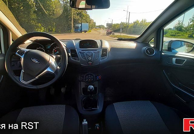 Белый Форд Фиеста, объемом двигателя 1.2 л и пробегом 212 тыс. км за 7299 $, фото 11 на Automoto.ua