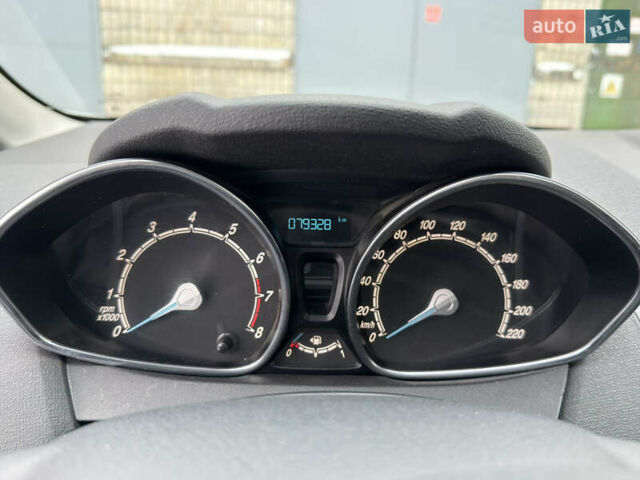 Білий Форд Фієста, об'ємом двигуна 1.2 л та пробігом 79 тис. км за 5500 $, фото 22 на Automoto.ua