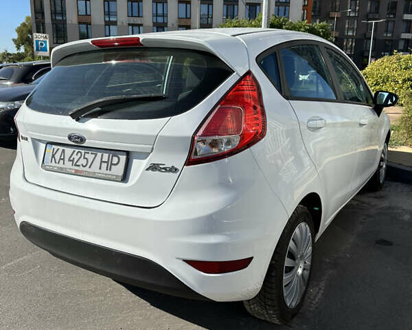 Білий Форд Фієста, об'ємом двигуна 1.24 л та пробігом 136 тис. км за 7200 $, фото 10 на Automoto.ua