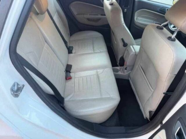 Белый Форд Фиеста, объемом двигателя 1.6 л и пробегом 119 тыс. км за 4000 $, фото 6 на Automoto.ua