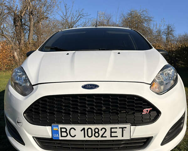Білий Форд Фієста, об'ємом двигуна 1 л та пробігом 91 тис. км за 10100 $, фото 10 на Automoto.ua