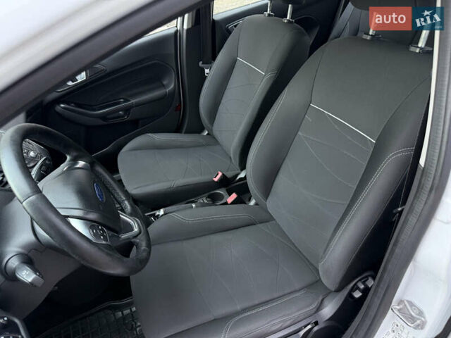 Форд Фиеста 2016 в Львове на Automoto.ua Белый Форд Фиеста, объемом двигателя 1.24 л и пробегом 317 тыс. км за 5700 $, фото 21 на Automoto.ua