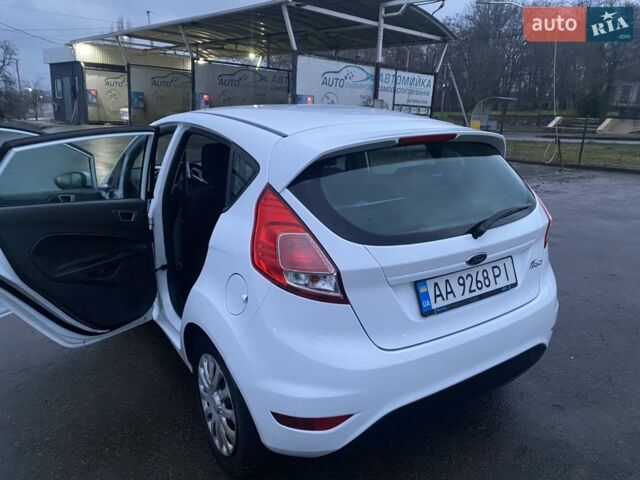 Белый Форд Фиеста, объемом двигателя 1.24 л и пробегом 123 тыс. км за 7500 $, фото 5 на Automoto.ua
