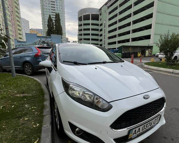 Белый Форд Фиеста, объемом двигателя 1 л и пробегом 127 тыс. км за 7499 $, фото 11 на Automoto.ua