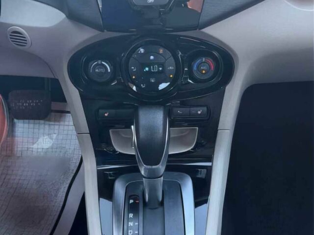 Белый Форд Фиеста, объемом двигателя 1.6 л и пробегом 79 тыс. км за 1300 $, фото 6 на Automoto.ua