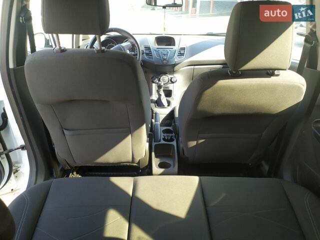 Белый Форд Фиеста, объемом двигателя 1.24 л и пробегом 59 тыс. км за 7800 $, фото 14 на Automoto.ua