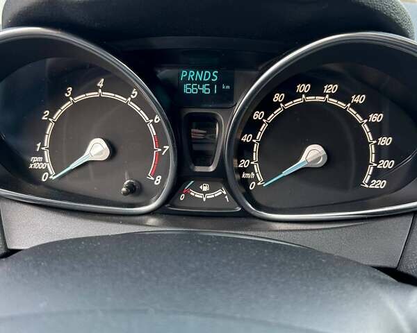 Білий Форд Фієста, об'ємом двигуна 1 л та пробігом 167 тис. км за 7000 $, фото 21 на Automoto.ua