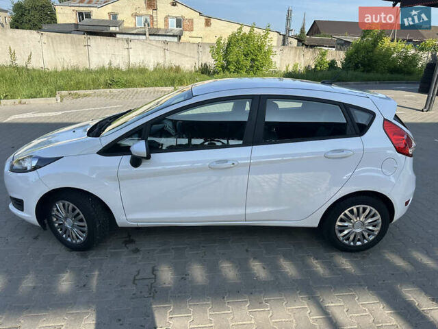 Білий Форд Фієста, об'ємом двигуна 1.6 л та пробігом 156 тис. км за 7700 $, фото 1 на Automoto.ua