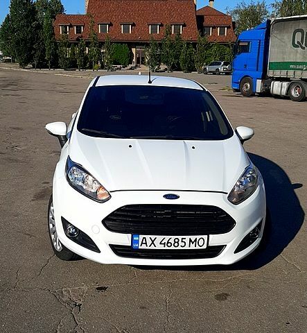 Белый Форд Фиеста, объемом двигателя 1.2 л и пробегом 212 тыс. км за 7299 $, фото 1 на Automoto.ua
