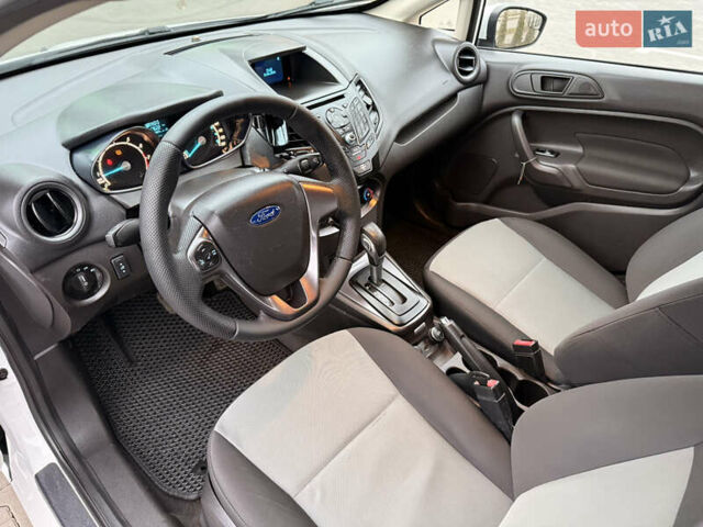 Білий Форд Фієста, об'ємом двигуна 1.6 л та пробігом 117 тис. км за 7900 $, фото 11 на Automoto.ua