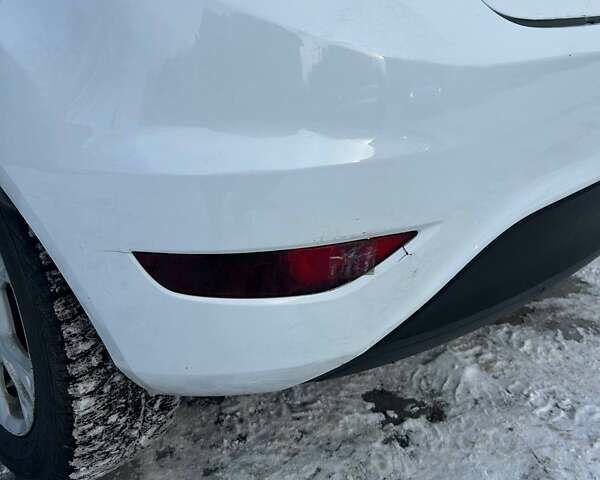 Білий Форд Фієста, об'ємом двигуна 1 л та пробігом 167 тис. км за 7000 $, фото 6 на Automoto.ua