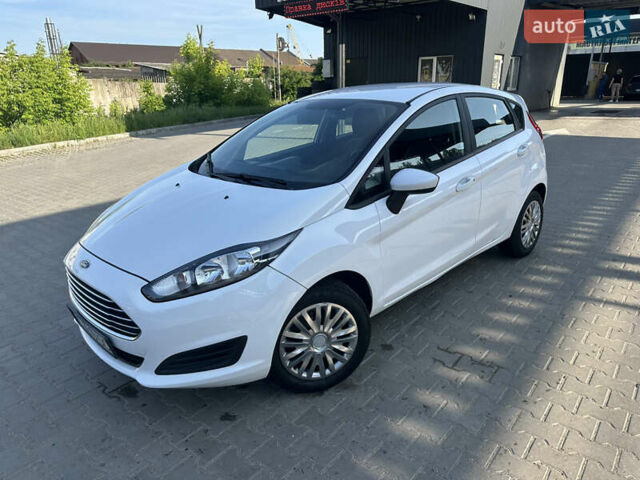 Білий Форд Фієста, об'ємом двигуна 1.6 л та пробігом 156 тис. км за 7700 $, фото 4 на Automoto.ua