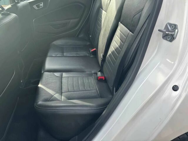 Белый Форд Фиеста, объемом двигателя 1.6 л и пробегом 74 тыс. км за 1300 $, фото 11 на Automoto.ua