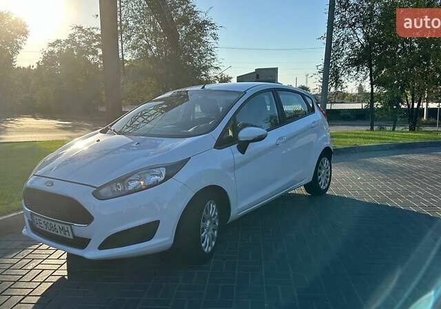 Белый Форд Фиеста, объемом двигателя 1 л и пробегом 94 тыс. км за 7900 $, фото 6 на Automoto.ua