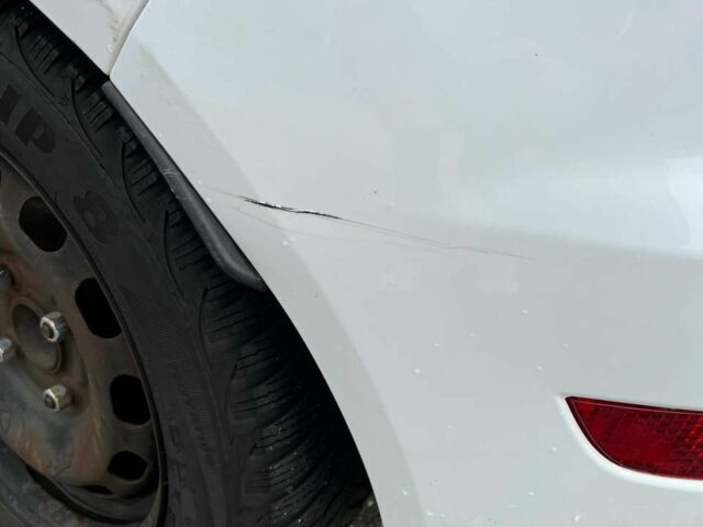 Белый Форд Фиеста, объемом двигателя 1 л и пробегом 103 тыс. км за 6850 $, фото 16 на Automoto.ua