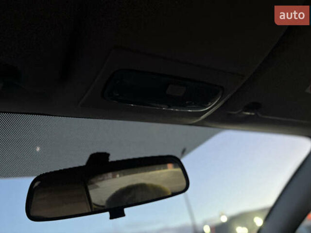 Белый Форд Фиеста, объемом двигателя 1 л и пробегом 120 тыс. км за 8300 $, фото 13 на Automoto.ua