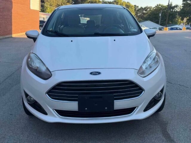 Белый Форд Фиеста, объемом двигателя 1.6 л и пробегом 79 тыс. км за 1300 $, фото 1 на Automoto.ua