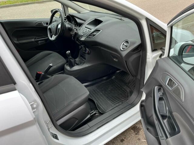 Белый Форд Фиеста, объемом двигателя 1 л и пробегом 103 тыс. км за 6850 $, фото 15 на Automoto.ua