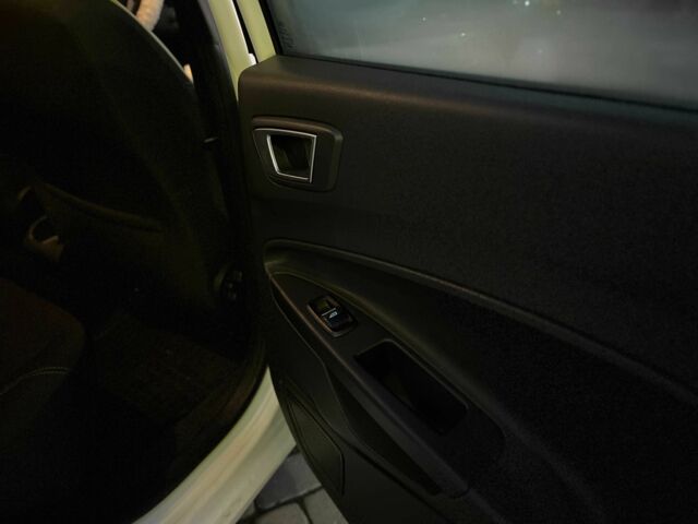 Белый Форд Фиеста, объемом двигателя 0 л и пробегом 106 тыс. км за 8300 $, фото 17 на Automoto.ua