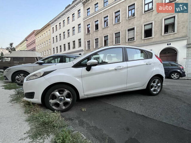 Белый Форд Фиеста, объемом двигателя 1.24 л и пробегом 79 тыс. км за 8200 $, фото 4 на Automoto.ua