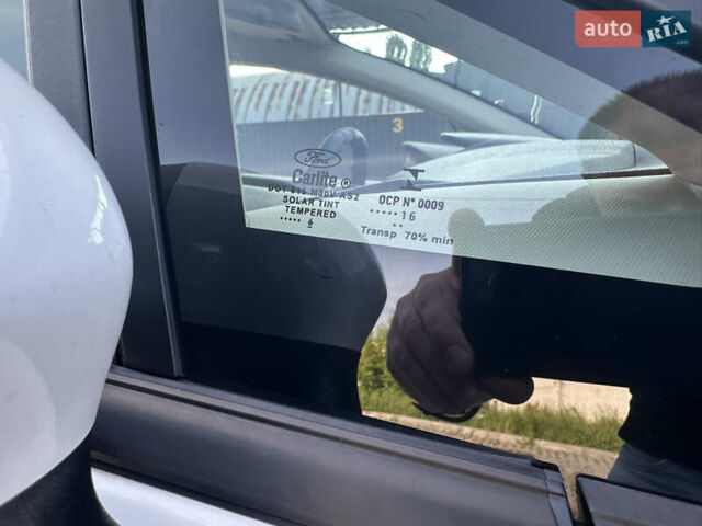 Білий Форд Фієста, об'ємом двигуна 1.6 л та пробігом 156 тис. км за 7700 $, фото 14 на Automoto.ua