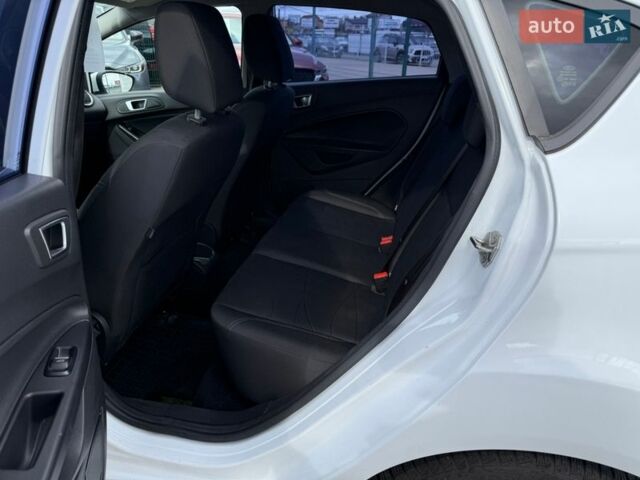 Белый Форд Фиеста, объемом двигателя 1 л и пробегом 169 тыс. км за 7490 $, фото 13 на Automoto.ua