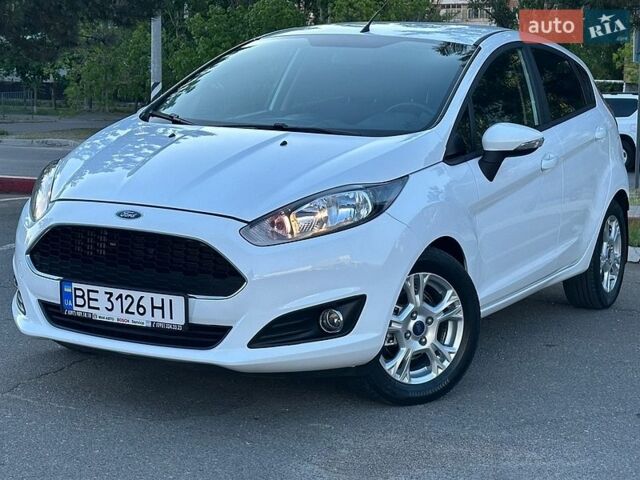 Белый Форд Фиеста, объемом двигателя 1 л и пробегом 62 тыс. км за 9999 $, фото 6 на Automoto.ua
