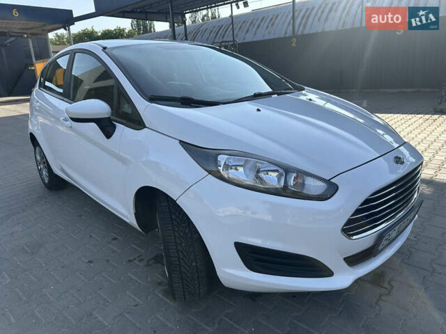Білий Форд Фієста, об'ємом двигуна 1.6 л та пробігом 156 тис. км за 7700 $, фото 16 на Automoto.ua