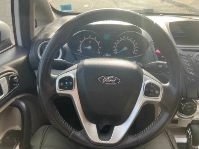 Белый Форд Фиеста, объемом двигателя 1.6 л и пробегом 70 тыс. км за 1400 $, фото 8 на Automoto.ua