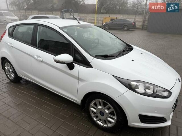 Білий Форд Фієста, об'ємом двигуна 1 л та пробігом 150 тис. км за 7450 $, фото 14 на Automoto.ua