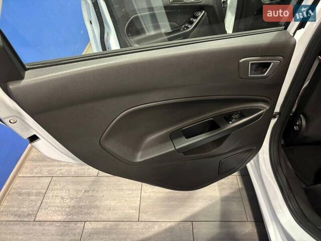 Белый Форд Фиеста, объемом двигателя 1.39 л и пробегом 72 тыс. км за 7100 $, фото 17 на Automoto.ua