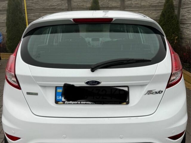 Белый Форд Фиеста, объемом двигателя 1 л и пробегом 150 тыс. км за 7450 $, фото 5 на Automoto.ua