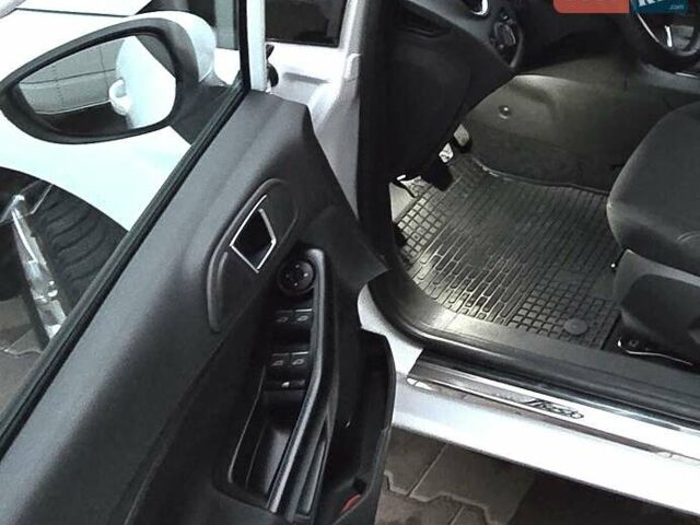 Белый Форд Фиеста, объемом двигателя 1.24 л и пробегом 63 тыс. км за 9900 $, фото 7 на Automoto.ua