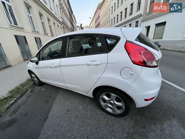Белый Форд Фиеста, объемом двигателя 1.24 л и пробегом 79 тыс. км за 8200 $, фото 3 на Automoto.ua