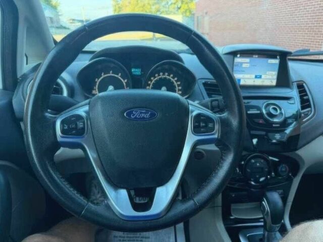 Белый Форд Фиеста, объемом двигателя 1.6 л и пробегом 119 тыс. км за 4000 $, фото 7 на Automoto.ua